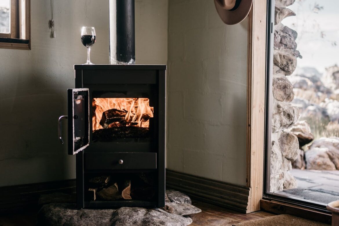 Het genieten van de winter met de juiste verwarming: de houtkachel als perfecte keuze